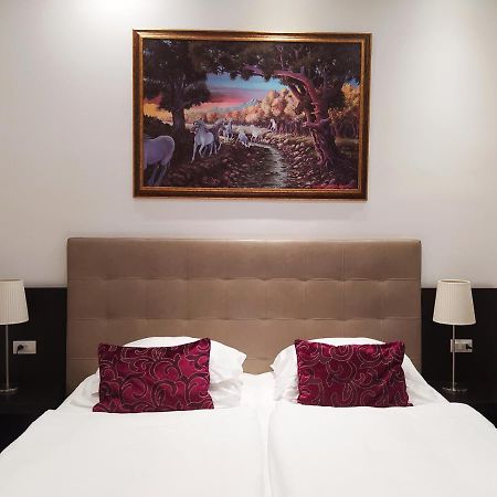 宫殿套房和公寓酒店 布拉格 外观 照片